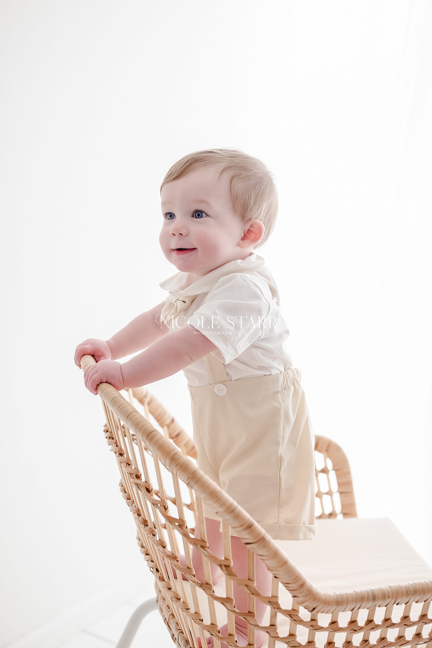 one year old birthday session in Saratoga Springs