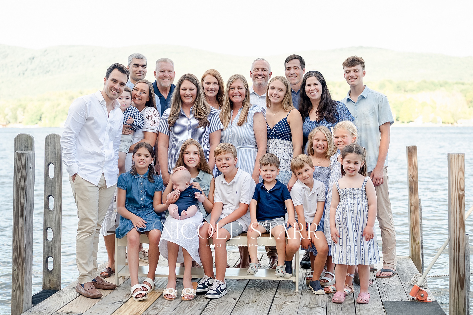 Multigenerational family portrait session on Lake George